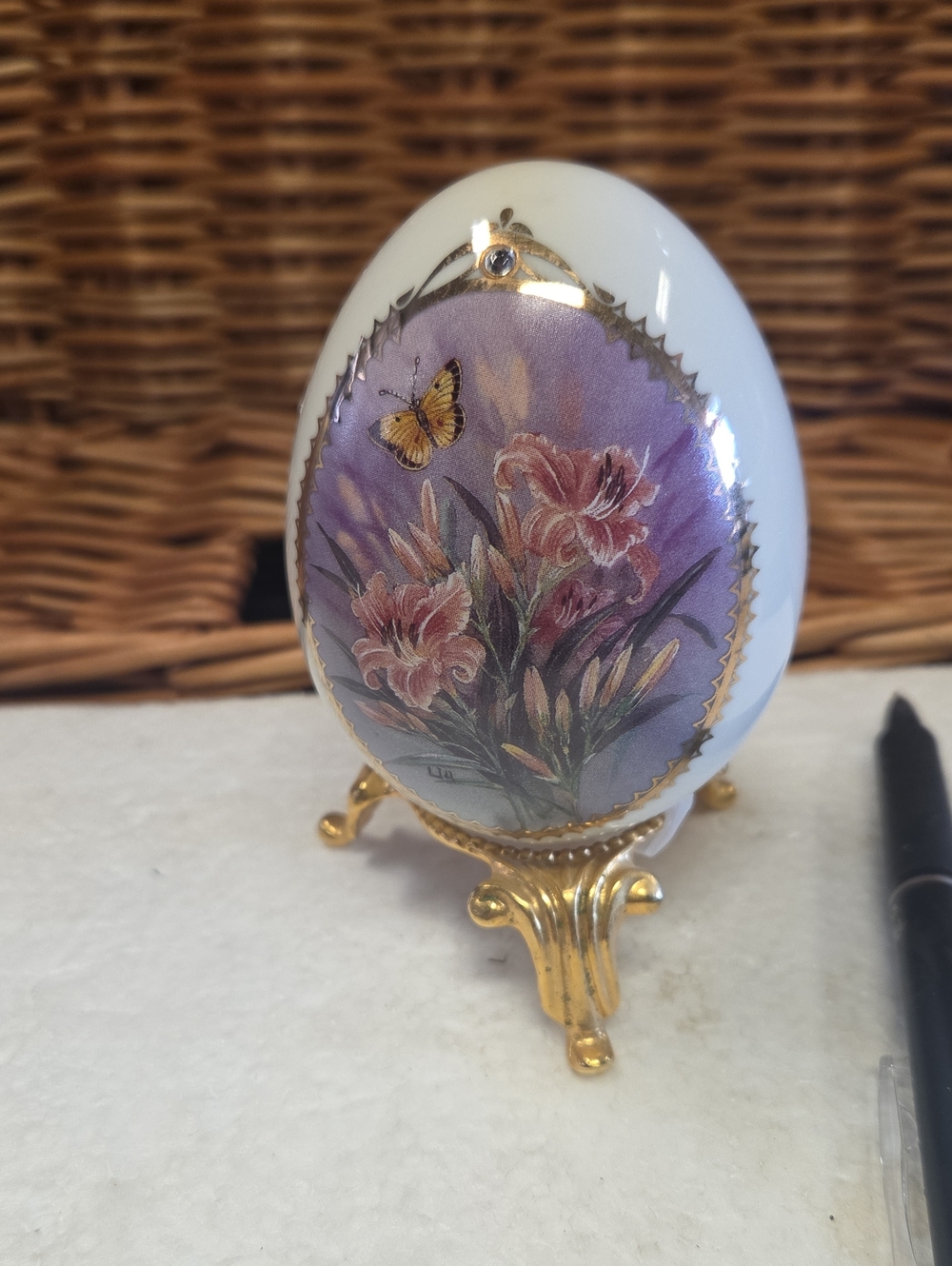 Porcelain Floral Egg Figurine with Gold Accents - White and Purple